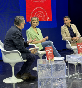 https://www.railibri.rai.it/nella-tana-del-coniglio-il-salone-applaude-francesca-fialdini/